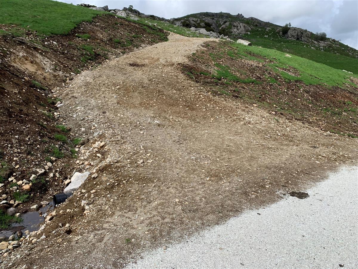 Bygging av landbruksveg - Klikk for stort bilde